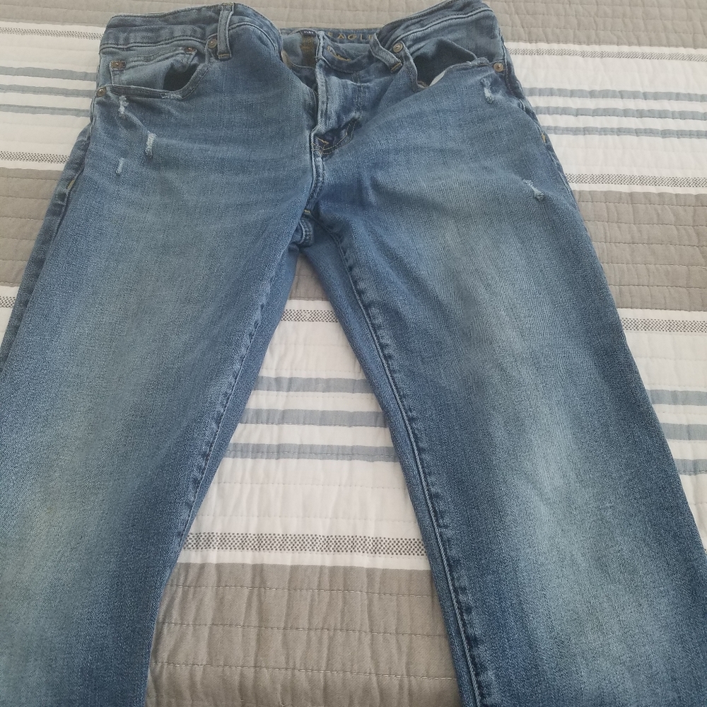 AMERICAN EAGLE JEANS